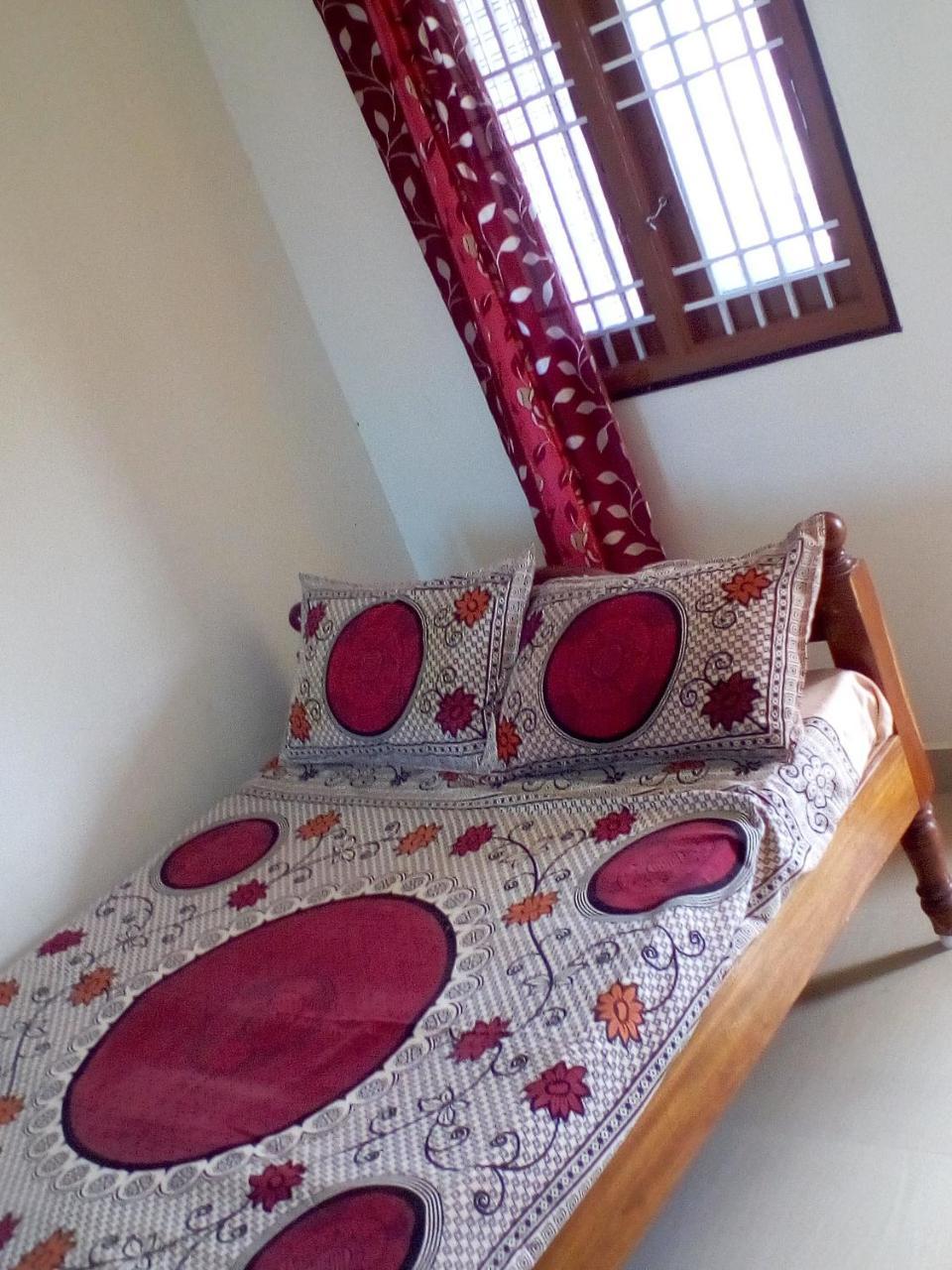 Sai Guest House Tiruvannāmalai Buitenkant foto